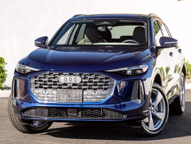 Audi Q5 Premium Plus quattro (GU) · Navarra Blue Metallic · Indigo Auto Group