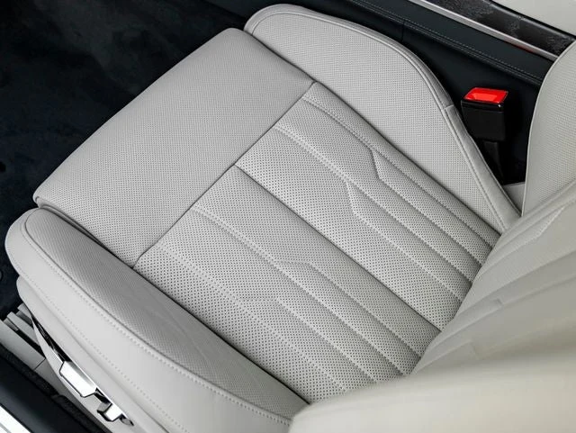 2027 Audi A8 L 55 quattro (D5), 16/20