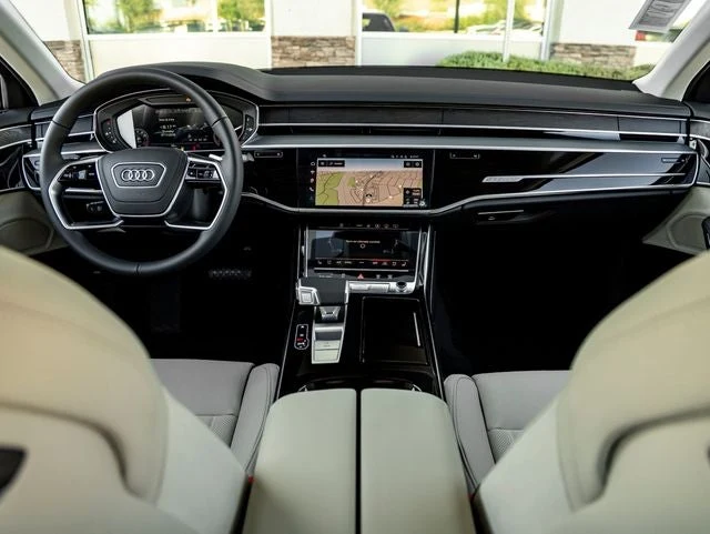 2027 Audi A8 L 55 quattro (D5), 20/20