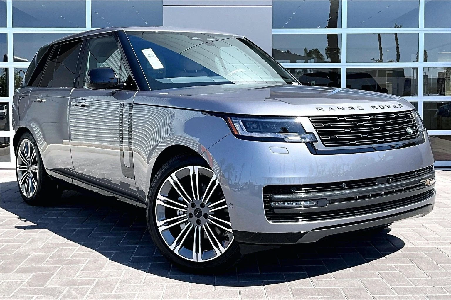 2026 Land Rover Range Rover SE (L460), 2/14