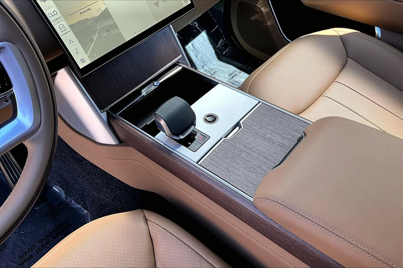 2026 Land Rover Range Rover SE (L460), 8/14