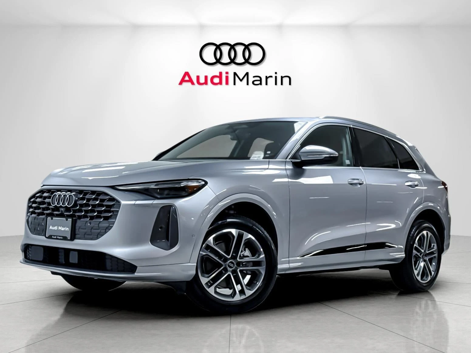 Audi Q5 Premium Plus (GU) · Florett Silver Metallic · Indigo Auto Group