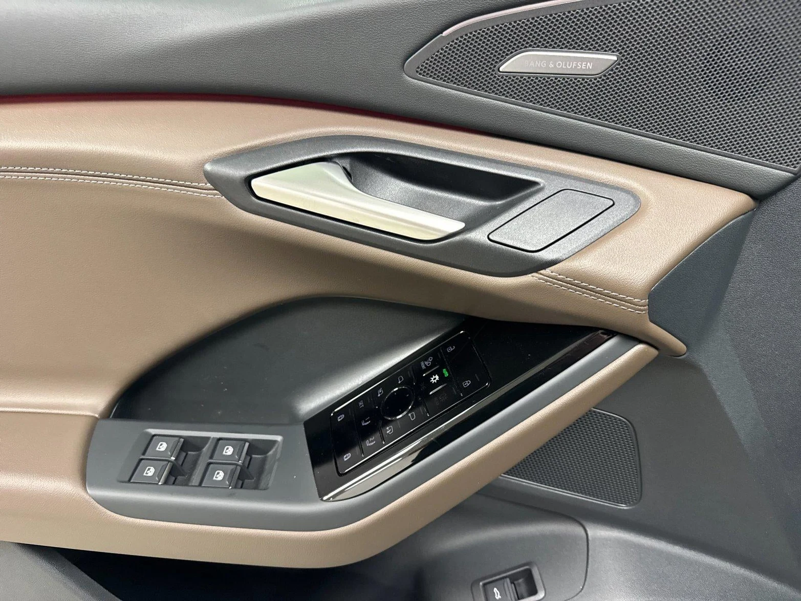2027 Audi Q6 e-tron Premium Plus, 10/20