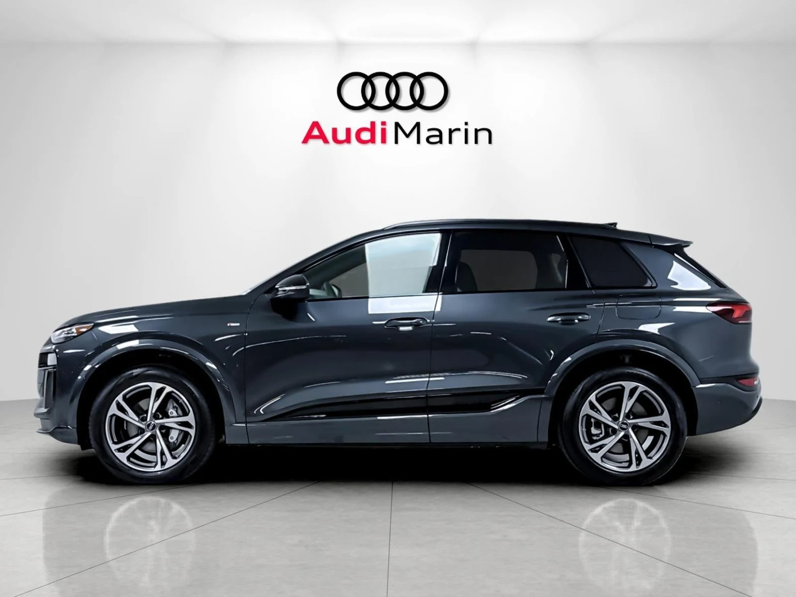 2027 Audi Q6 e-tron Premium Plus, 2/20