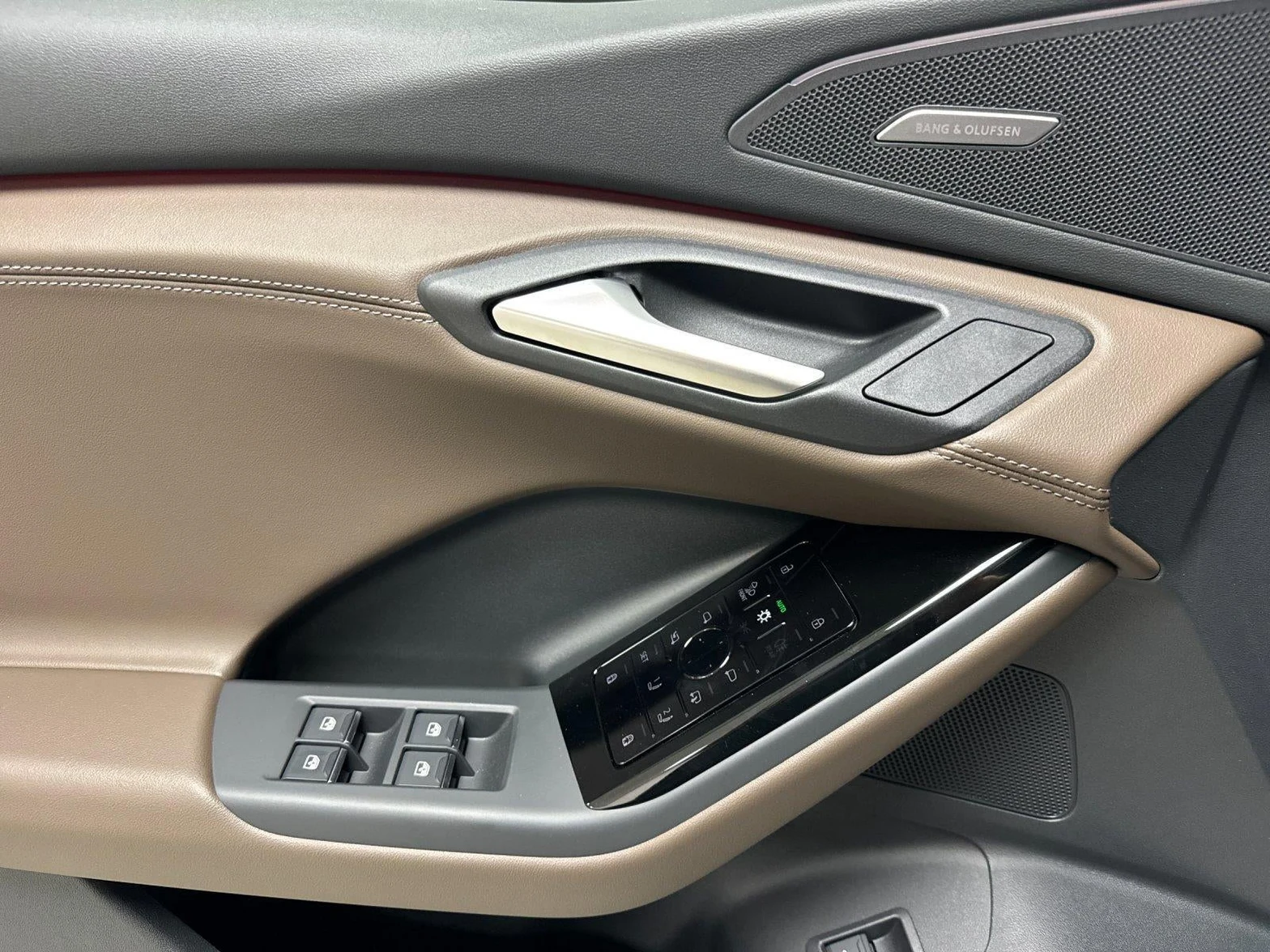 2027 Audi Q6 e-tron Premium Plus, 10/20