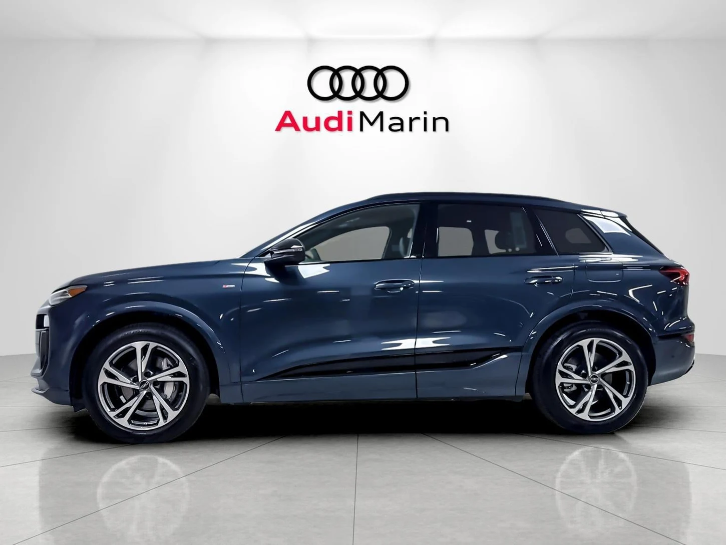 2027 Audi Q6 e-tron Prestige, 2/20