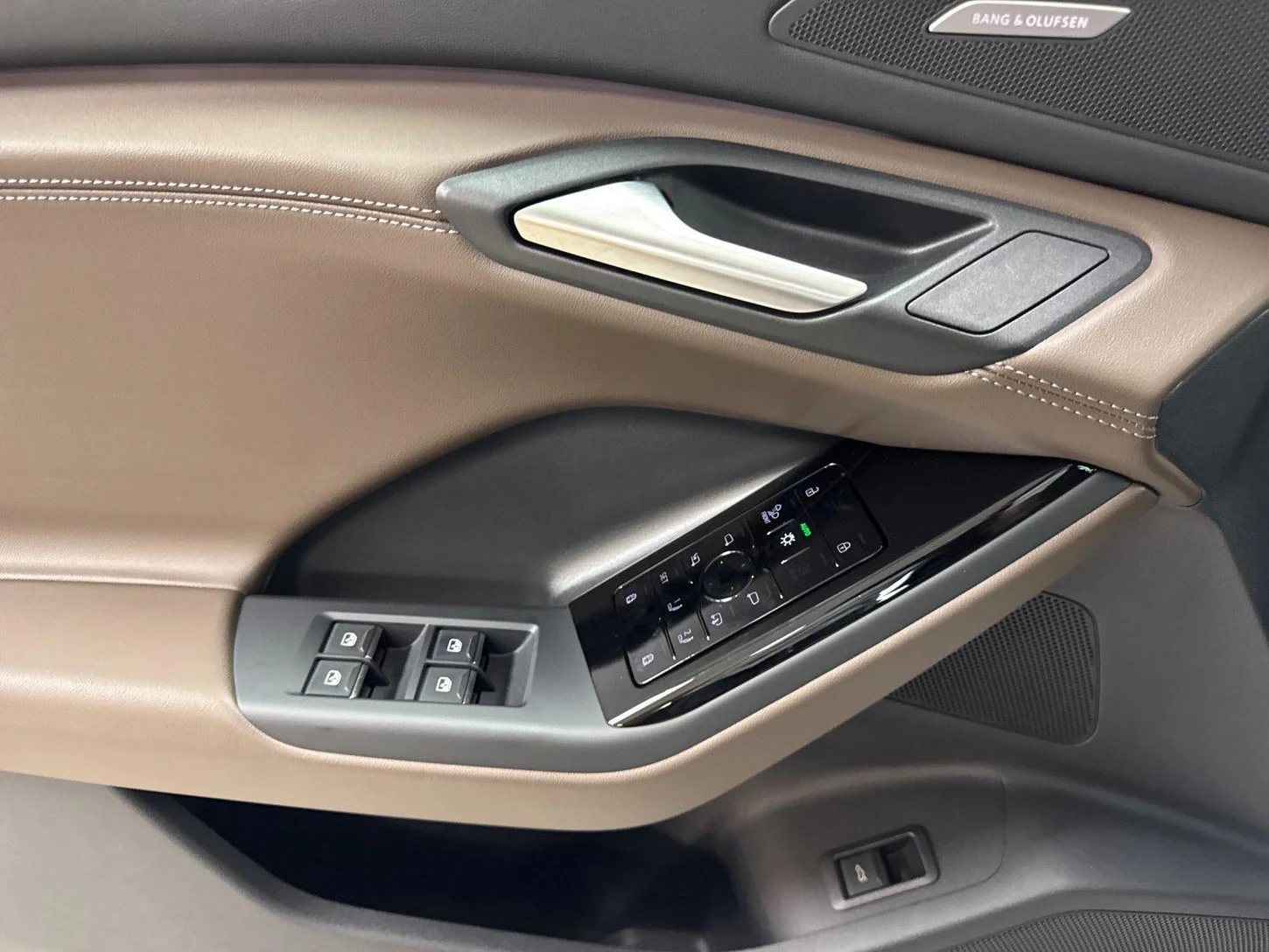 2027 Audi Q6 e-tron Prestige, 10/20