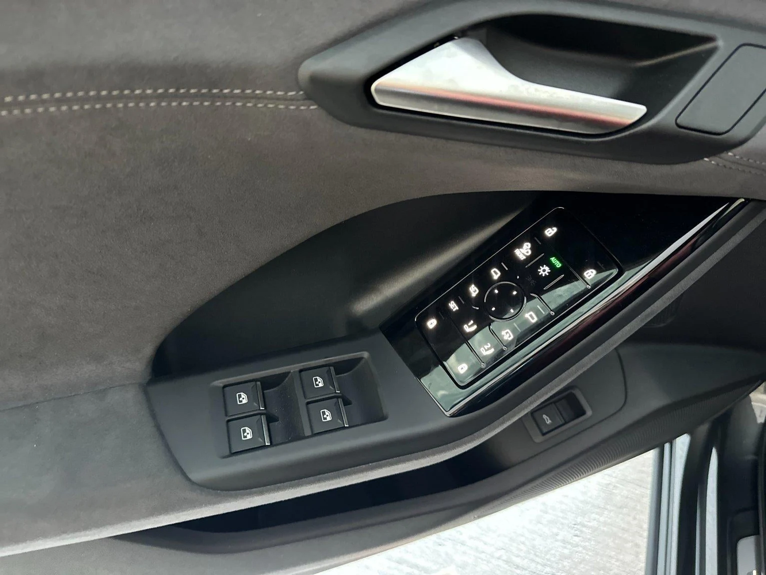 2027 Audi SQ6 e-tron Sportback Prestige, 10/20