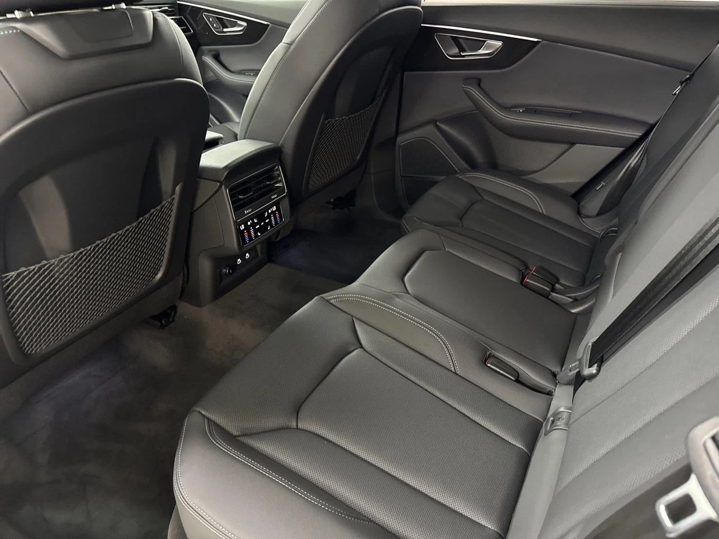 2027 Audi Q8 Premium Plus (4M), 11/20