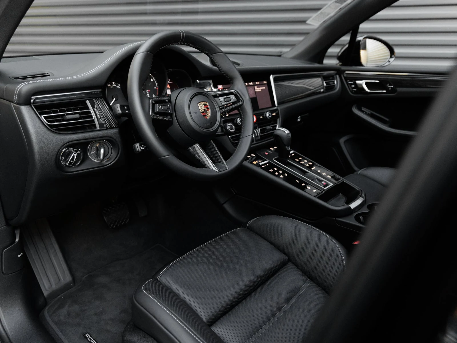 2026 Porsche Macan GTS (95B), 4/20