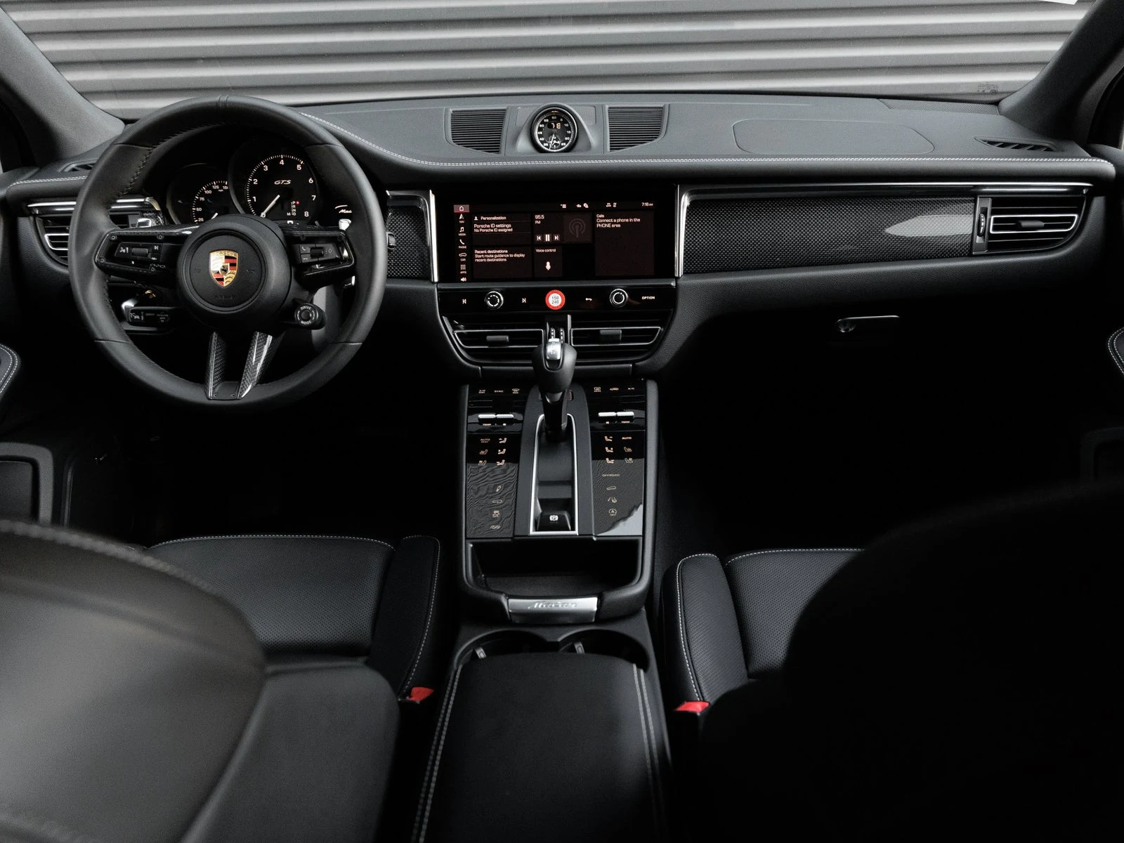 2026 Porsche Macan GTS (95B), 17/20