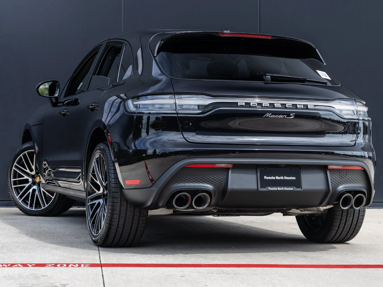 2026 Porsche Macan S (95B), 3/20