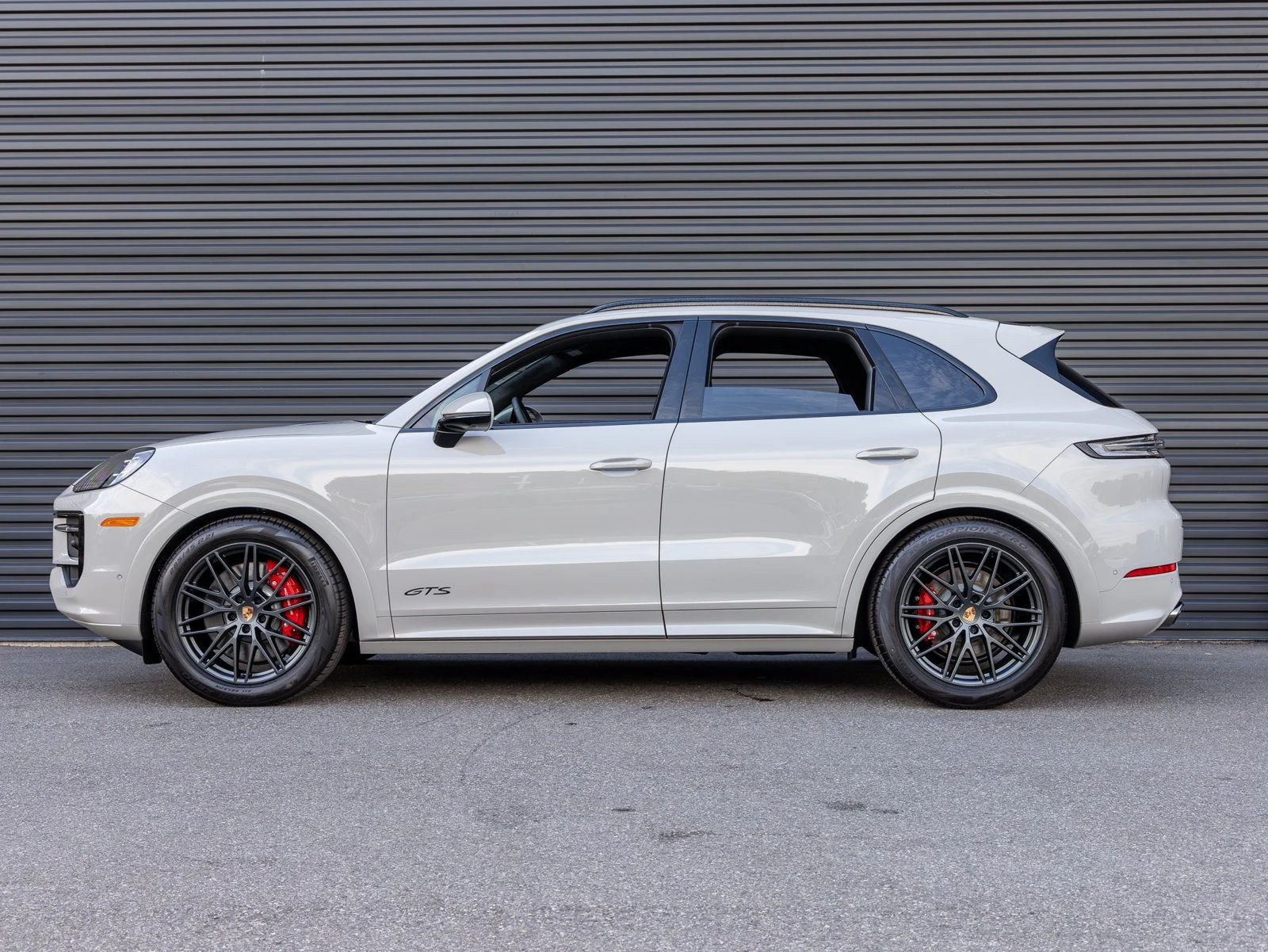 2026 Porsche Cayenne GTS (3rd Generation), 2/20