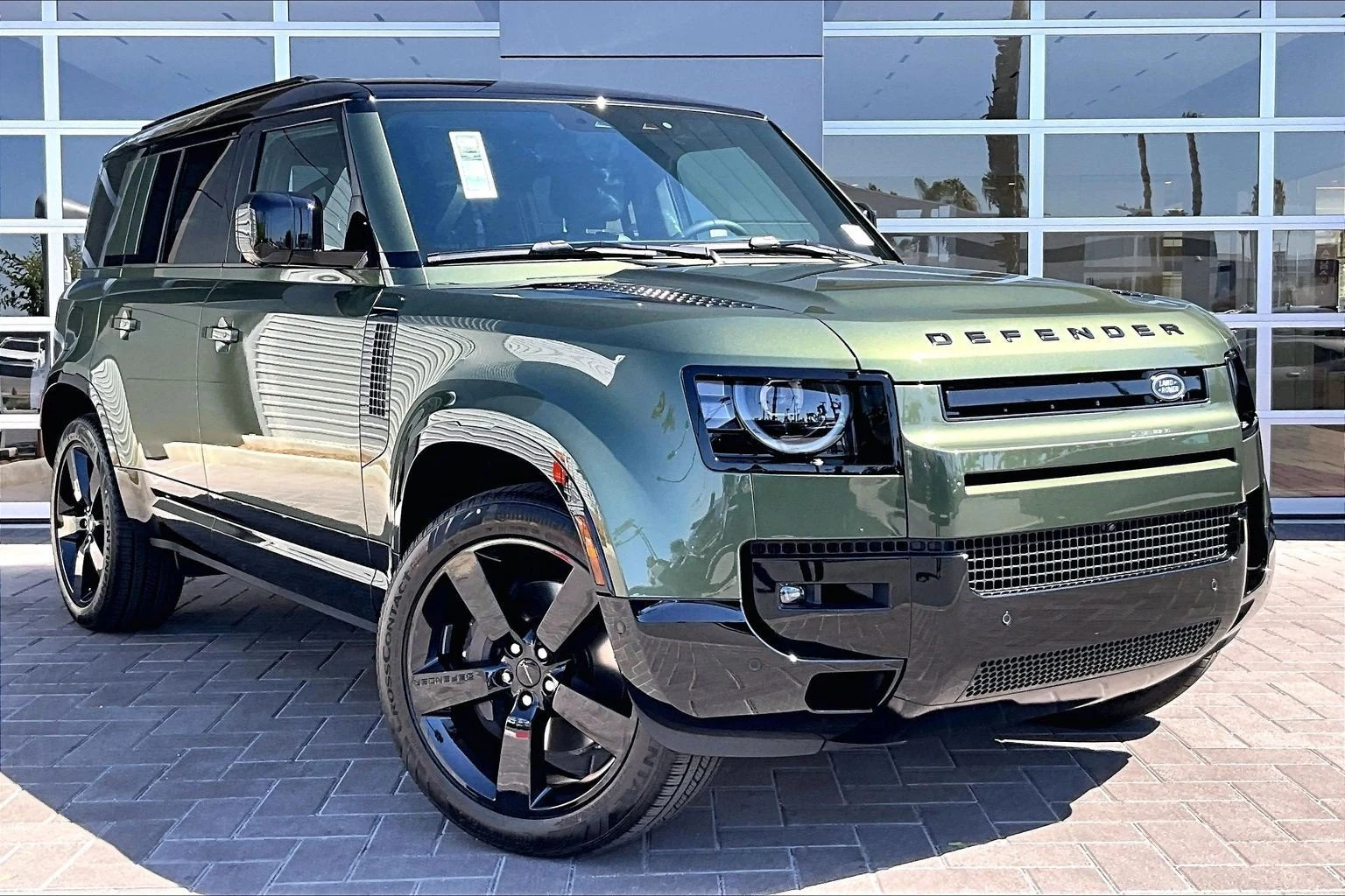 2026 Land Rover Defender 110 X-Dynamic SE (L663), 2/14