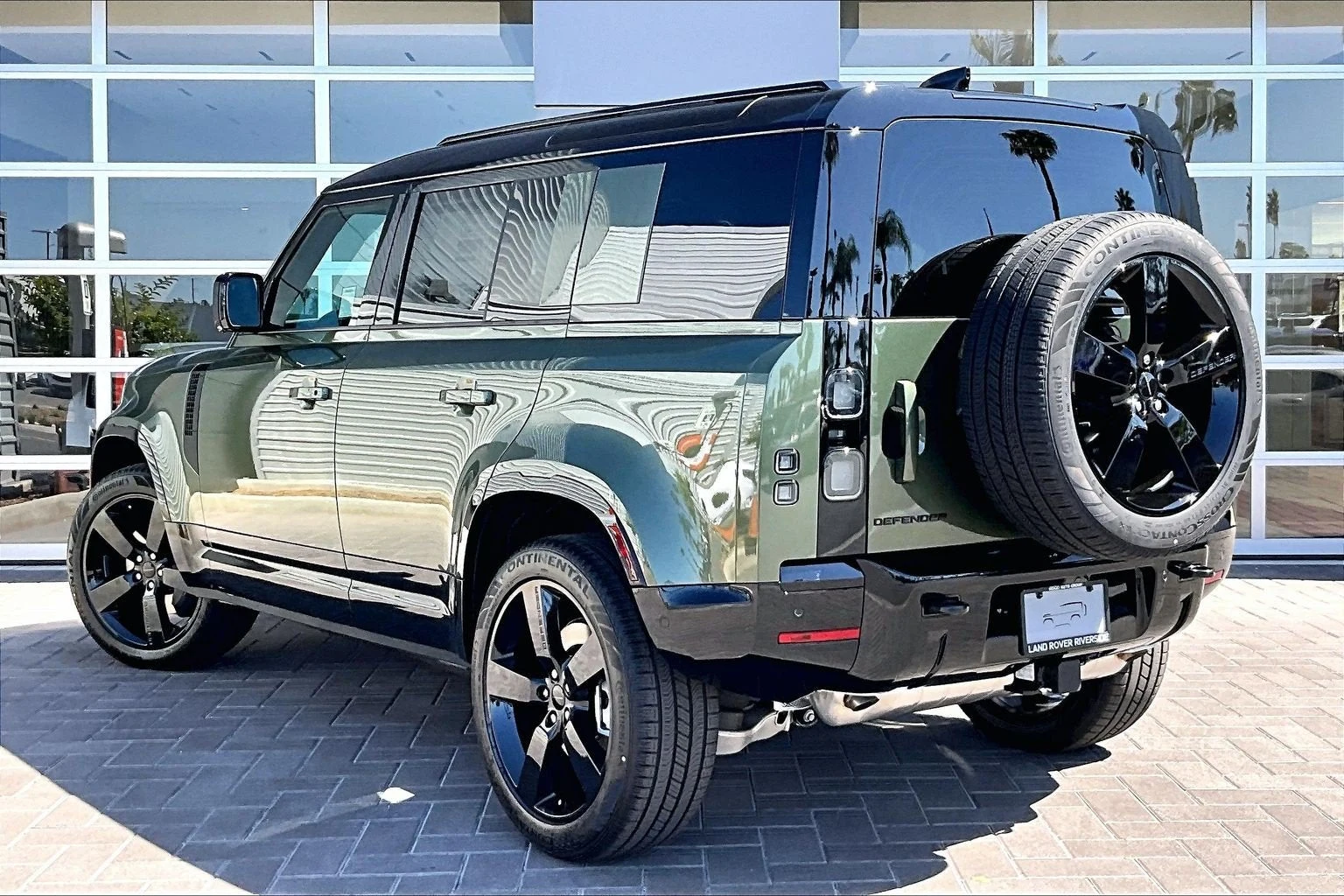 2026 Land Rover Defender 110 X-Dynamic SE (L663), 3/14
