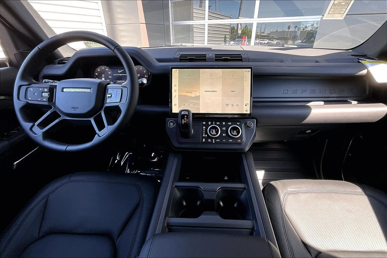 2026 Land Rover Defender 110 X-Dynamic SE (L663), 5/14