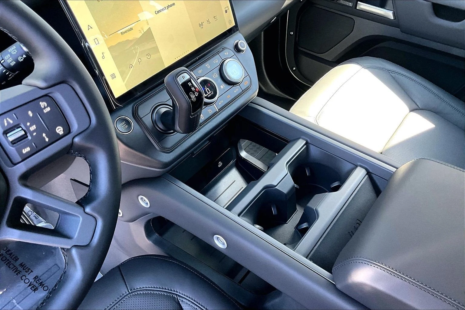 2026 Land Rover Defender 110 X-Dynamic SE (L663), 8/14