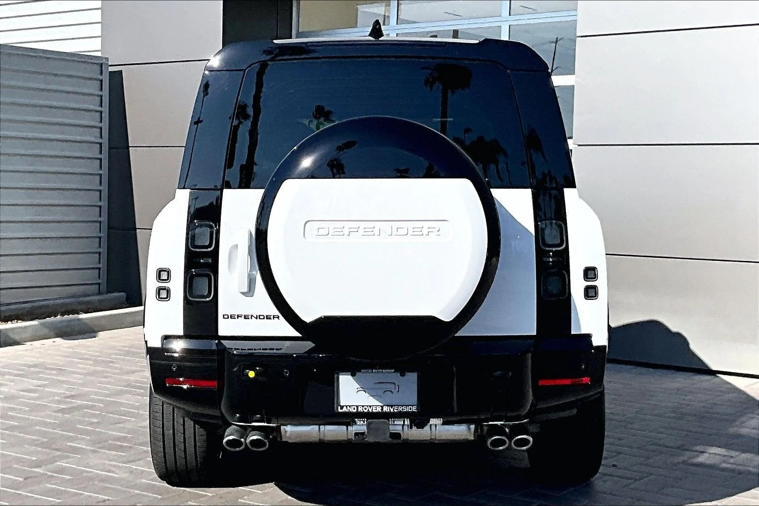 2026 Land Rover Defender 130 V8 (L663), 4/15