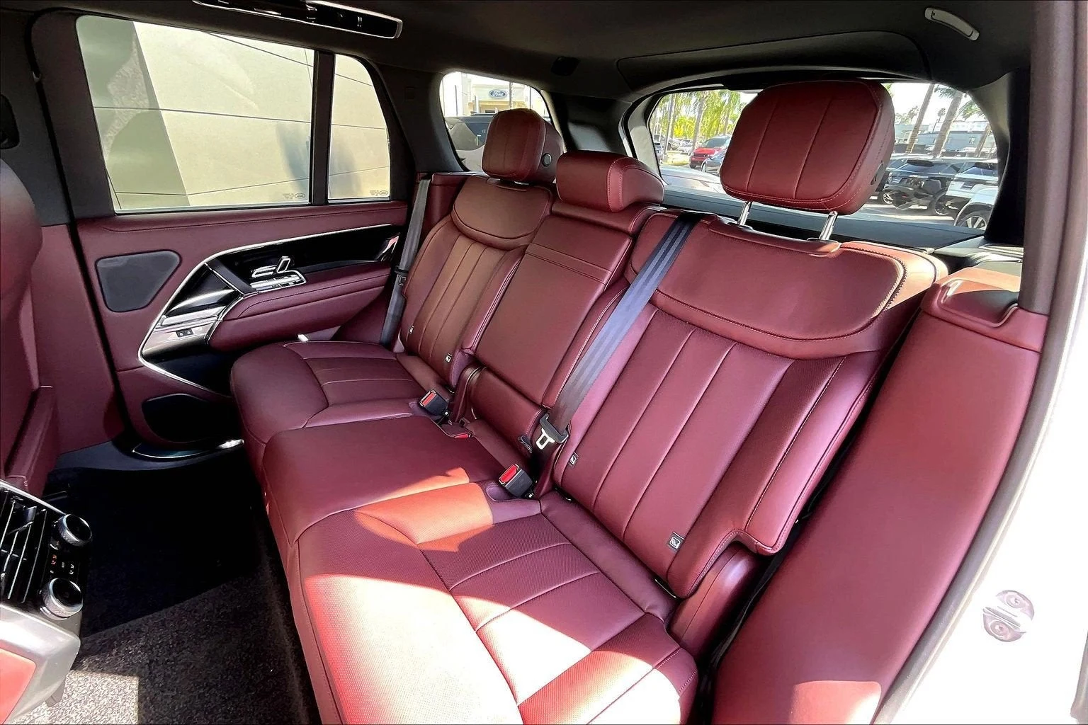 2026 Land Rover Range Rover SE (L460), 10/14
