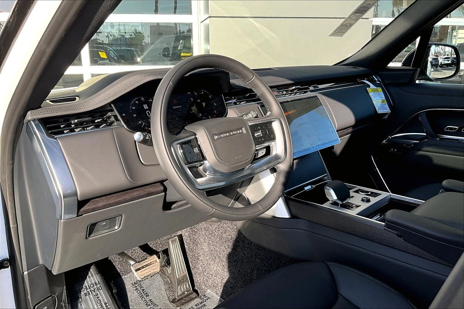 2027 Land Rover Range Rover SE LWB (L460), 6/15