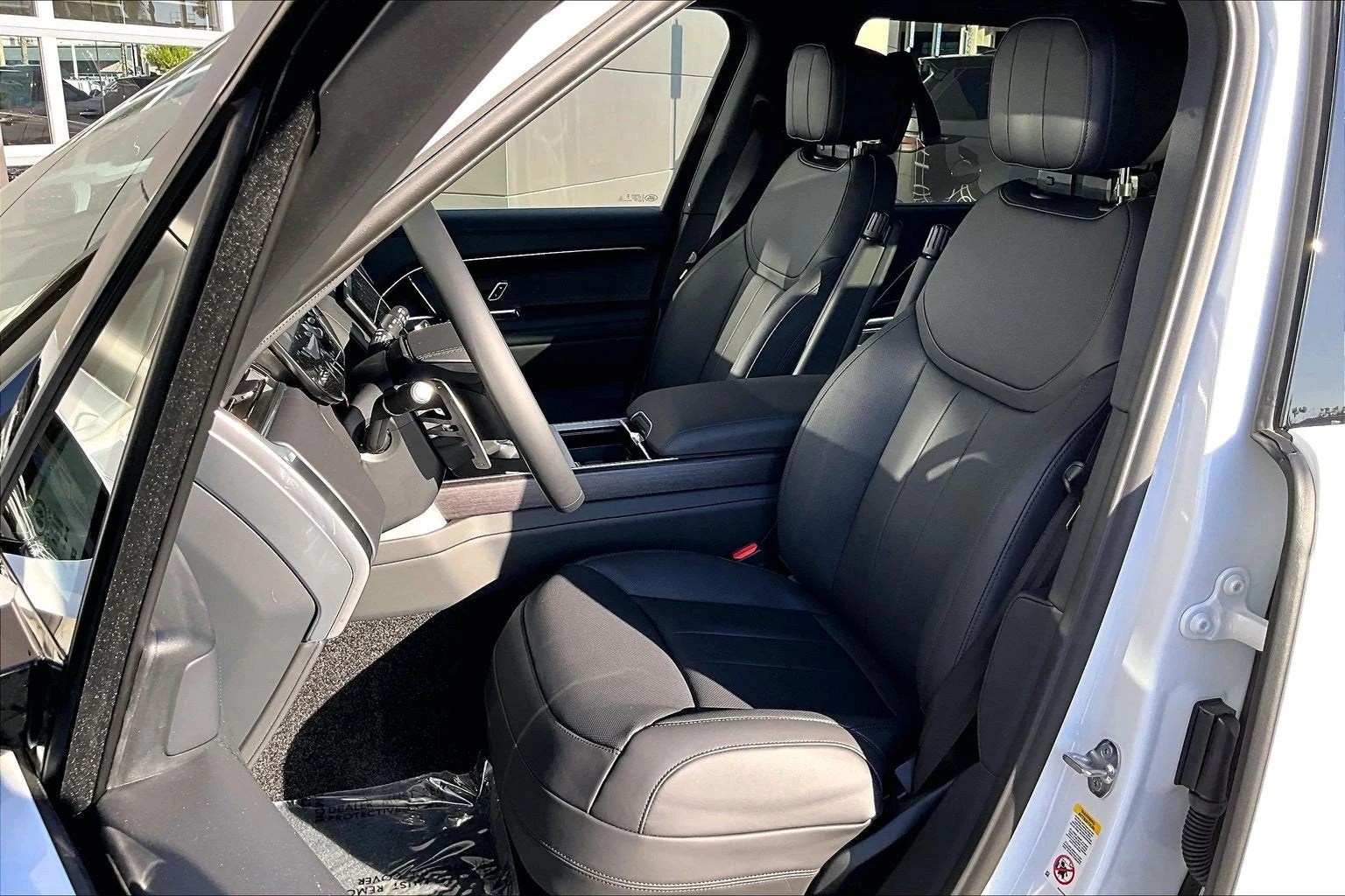 2027 Land Rover Range Rover SE LWB (L460), 9/15