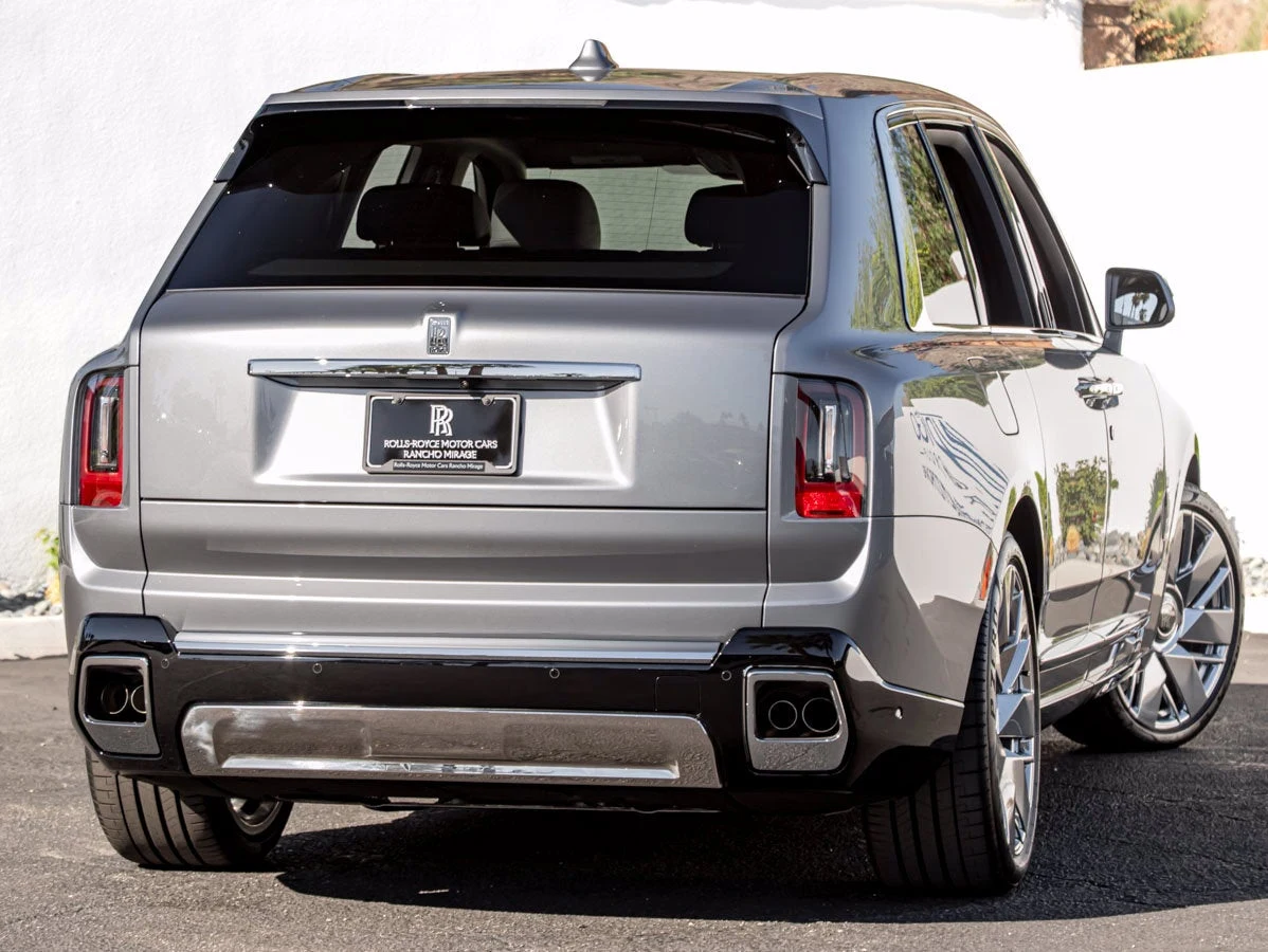 2027 Rolls-Royce Cullinan Series II, 2/20