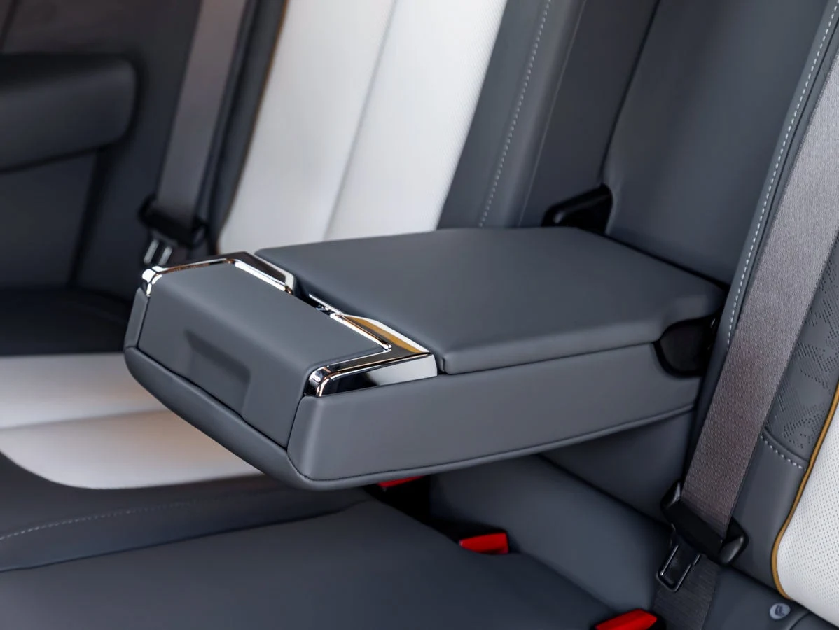 2027 Rolls-Royce Cullinan Series II, 20/20