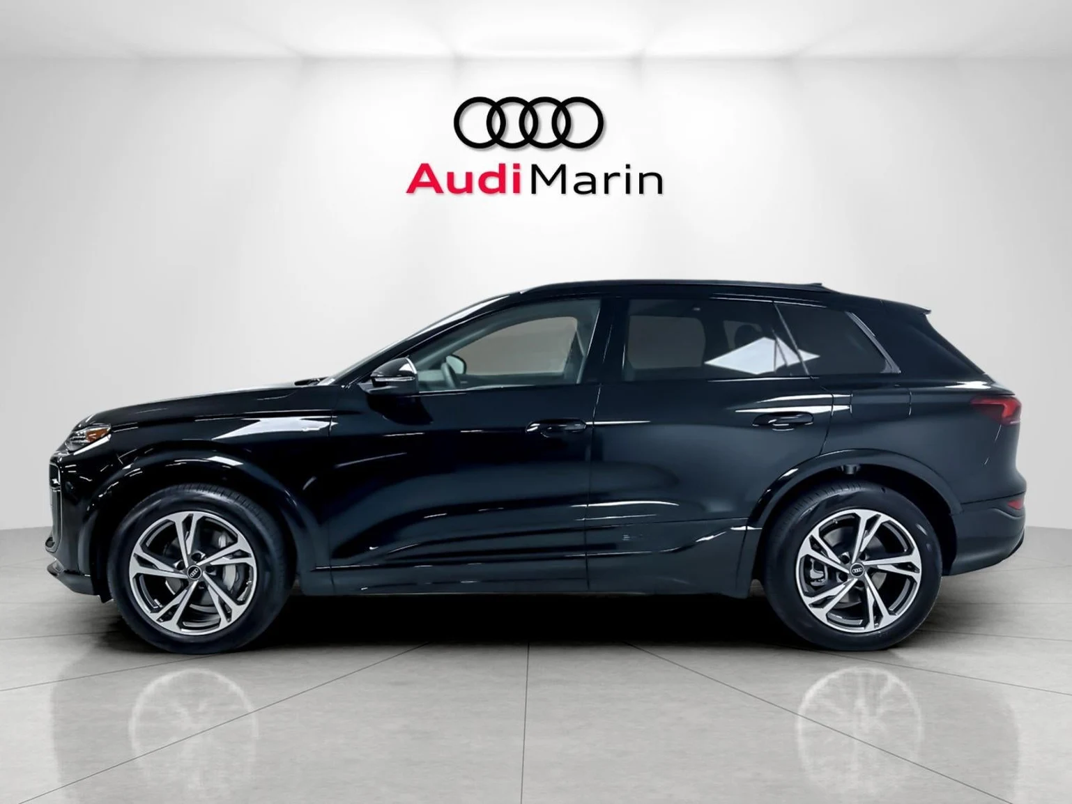 2027 Audi Q6 e-tron Premium Plus, 2/20