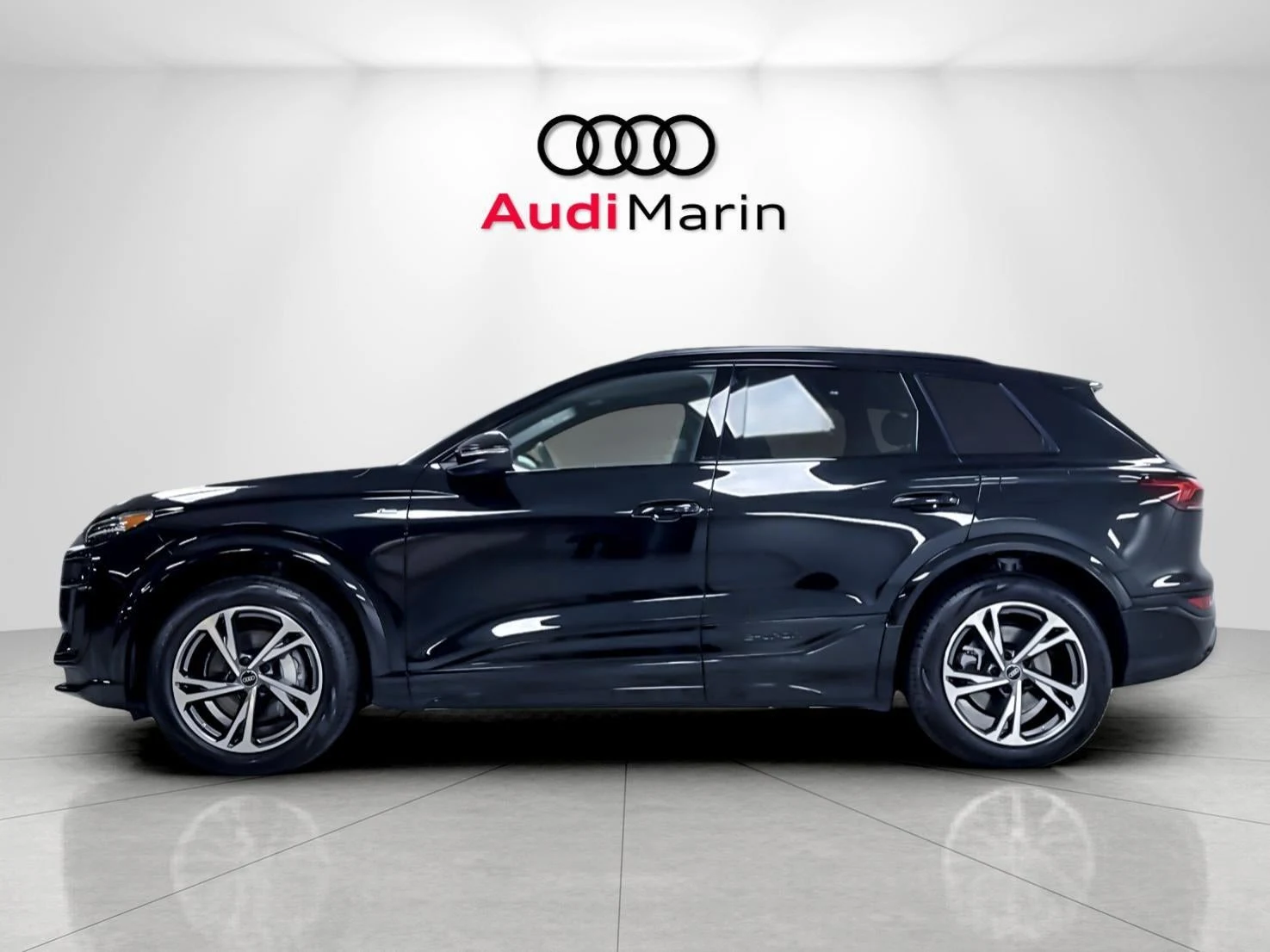 2027 Audi Q6 e-tron Premium Plus, 2/20
