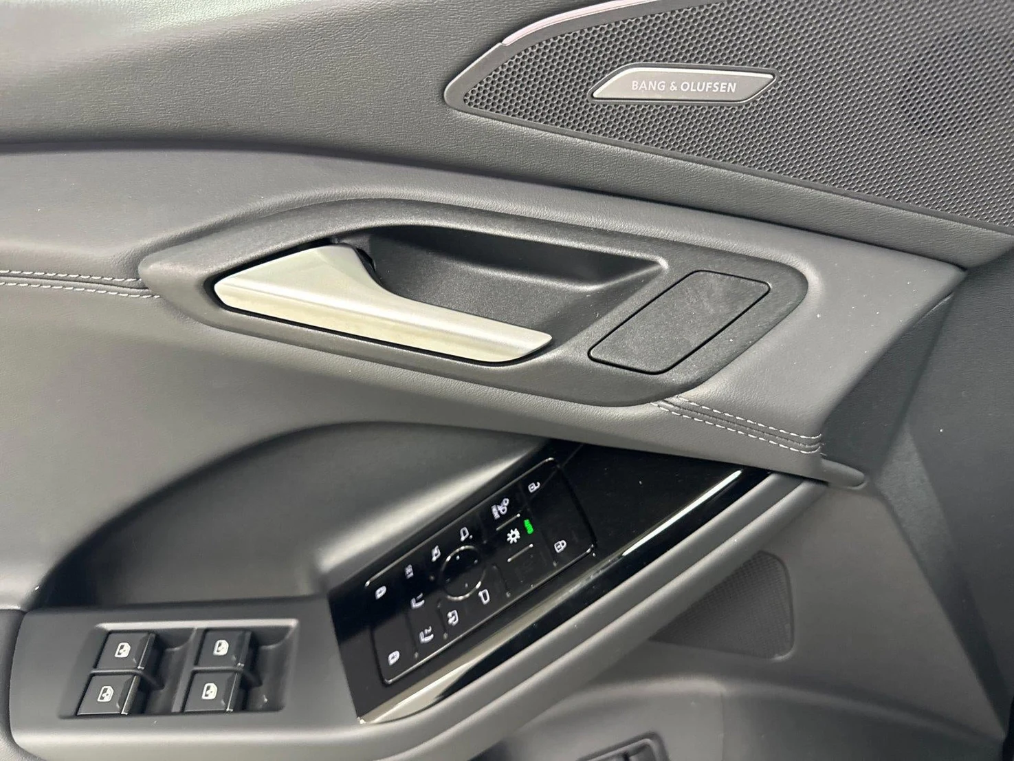 2027 Audi Q6 e-tron Premium Plus, 10/20