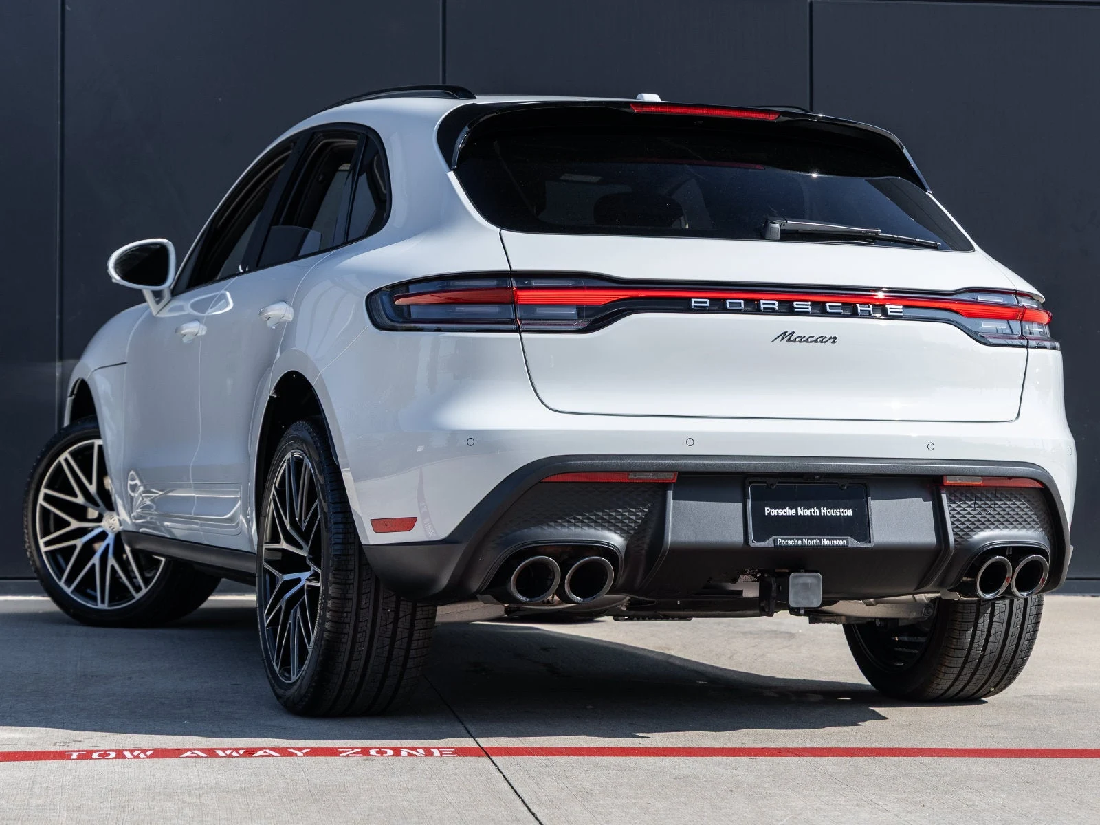 2026 Porsche Macan (95B), 3/20