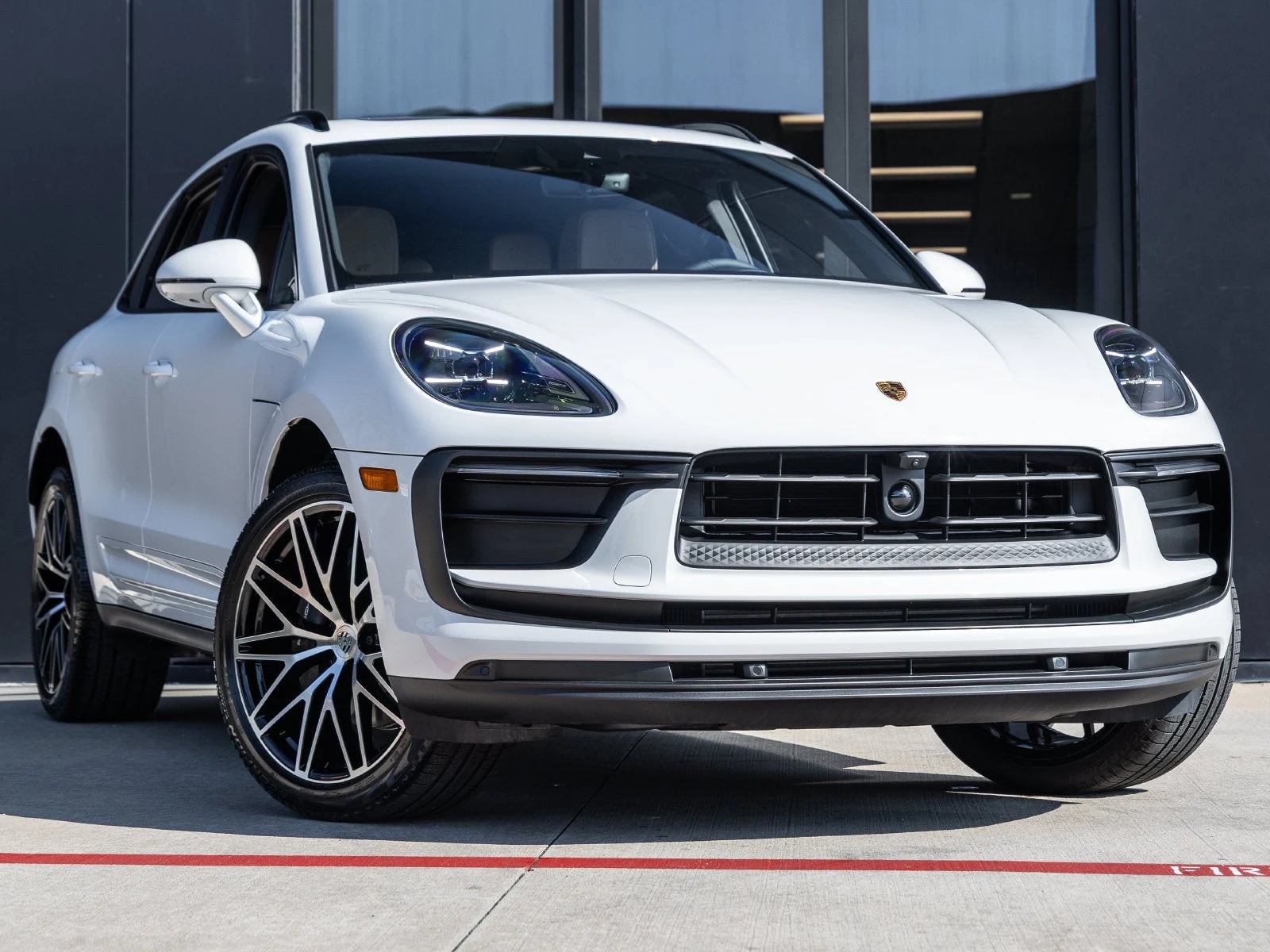 2026 Porsche Macan (95B), 6/20