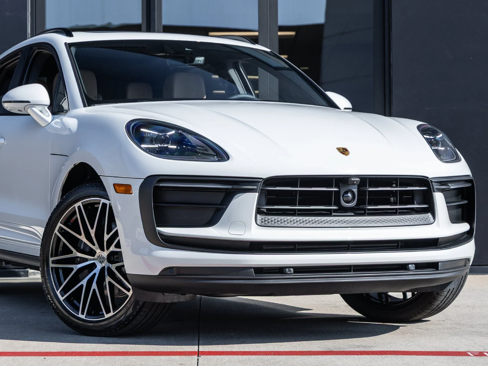 2026 Porsche Macan (95B), 9/20