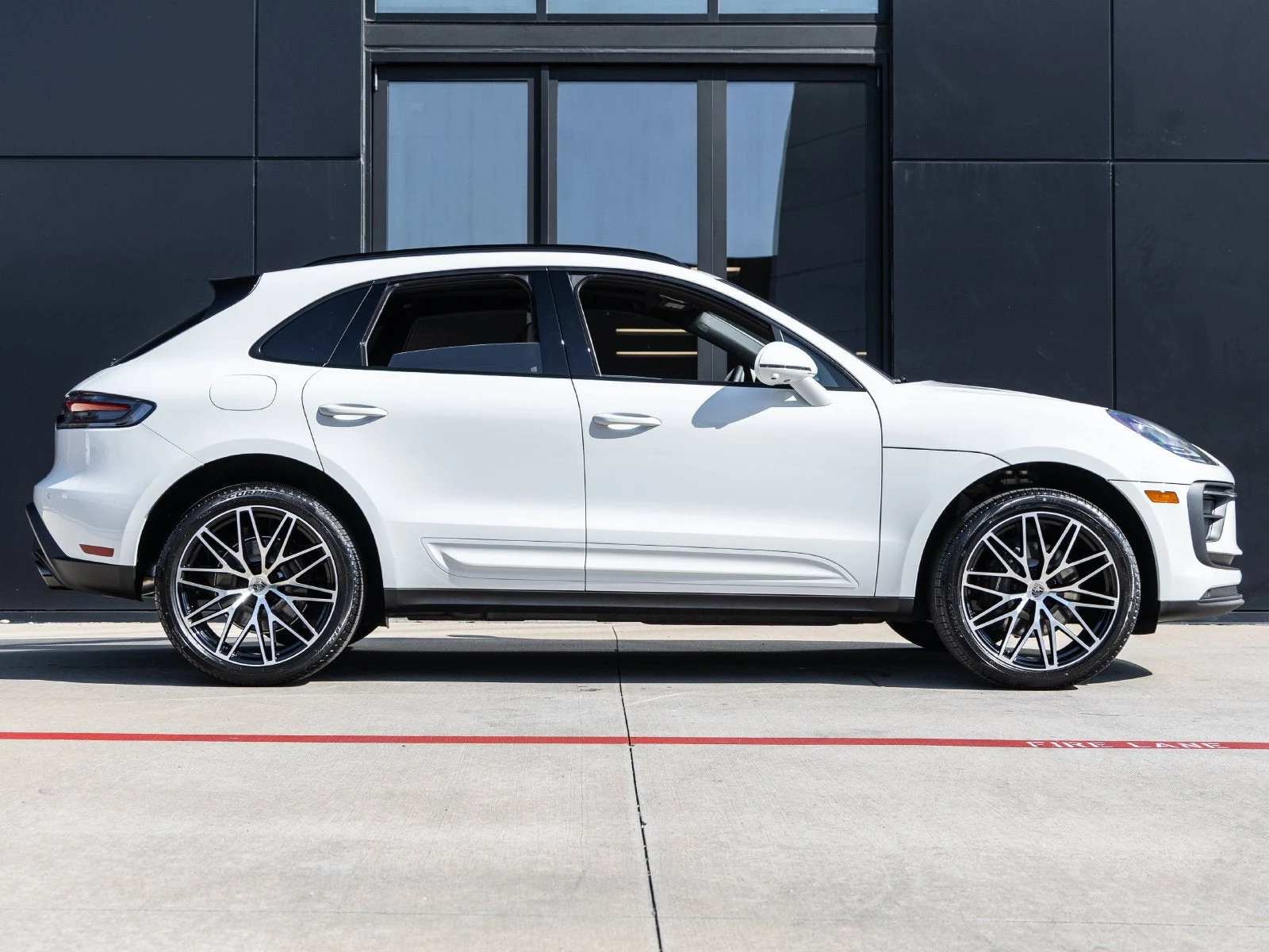 2026 Porsche Macan (95B), 12/20
