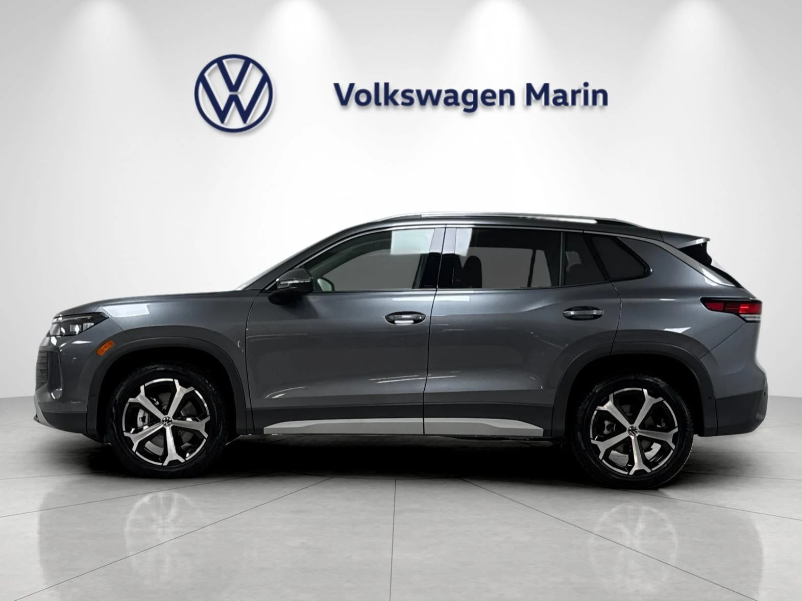 2026 Volkswagen Tiguan SE (3rd Generation North America), 2/20