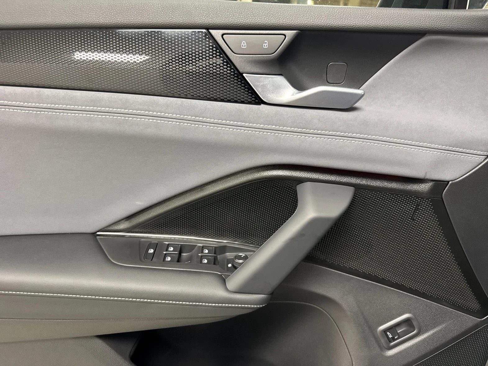 2026 Volkswagen Tiguan SE (3rd Generation North America), 10/20