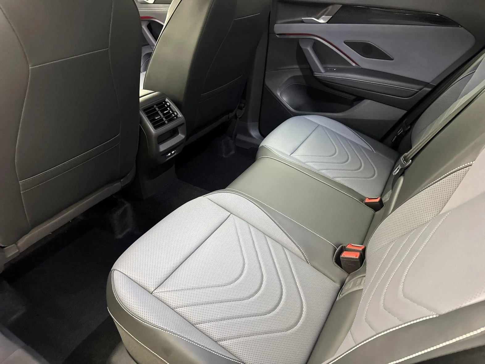 2026 Volkswagen Tiguan SE (3rd Generation North America), 11/20