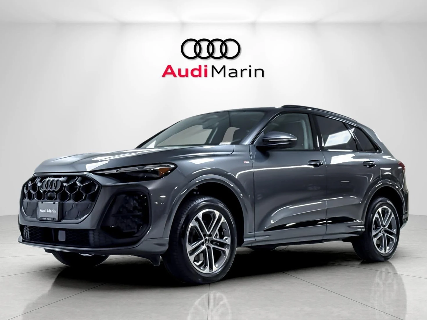 Audi Q5 Premium quattro (GU) · Daytona Gray Pearl Effect · Indigo Auto Group