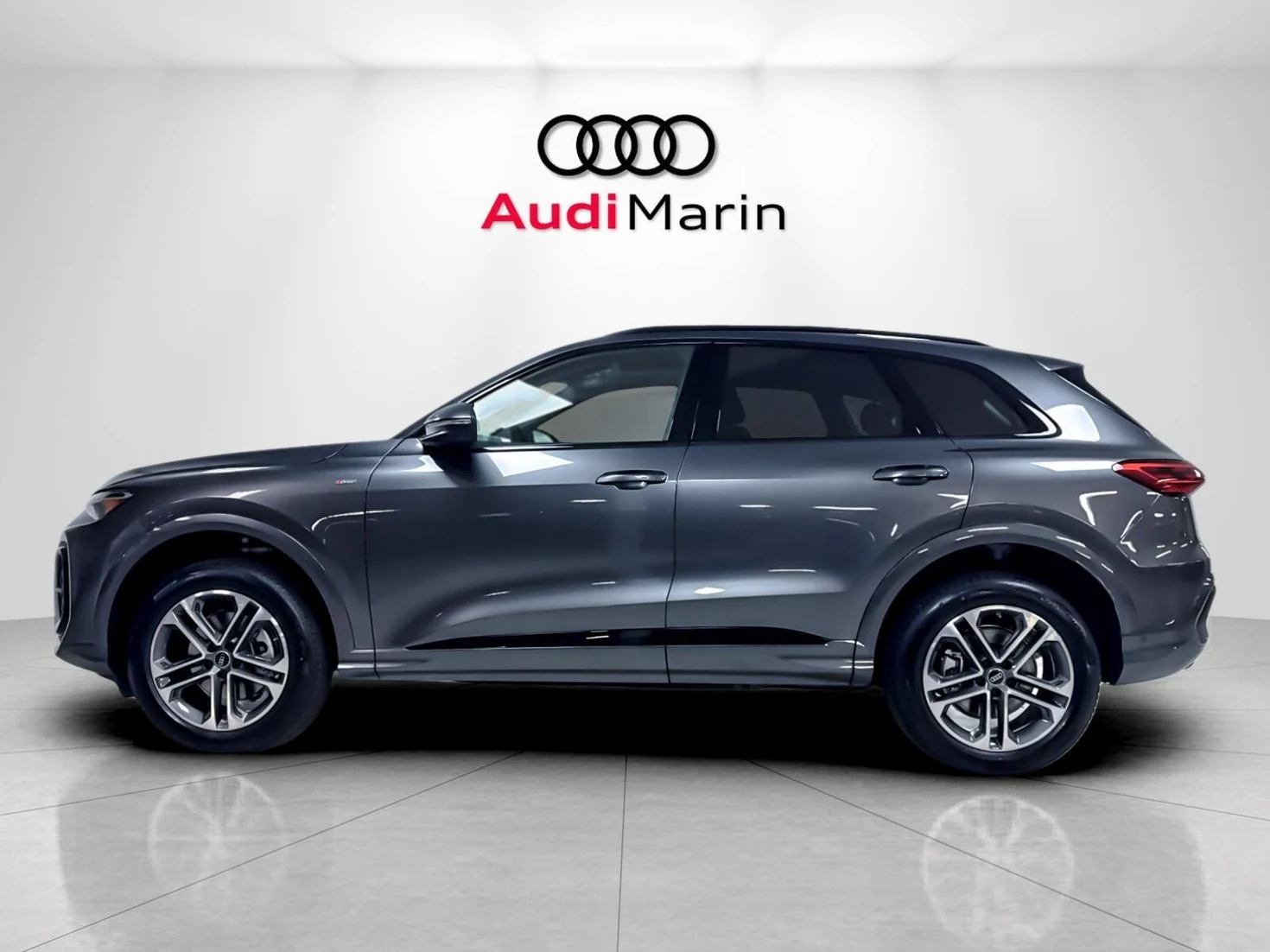 2026 Audi Q5 Premium quattro (GU), 2/20