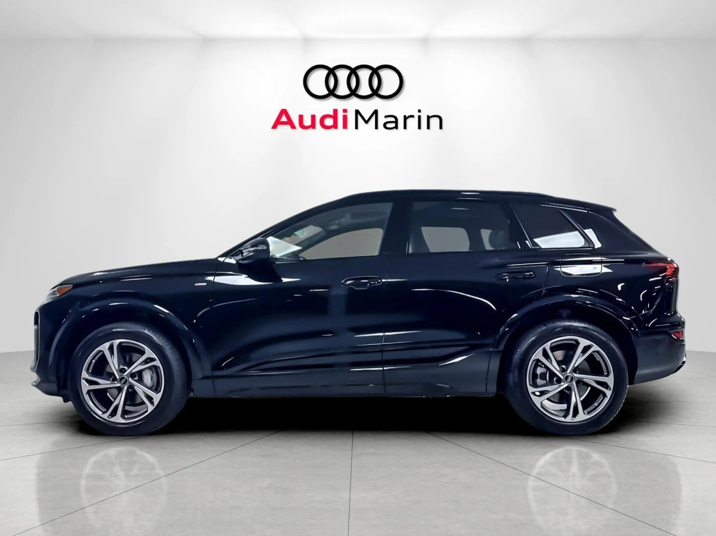 2027 Audi Q6 e-tron Premium Plus, 2/20
