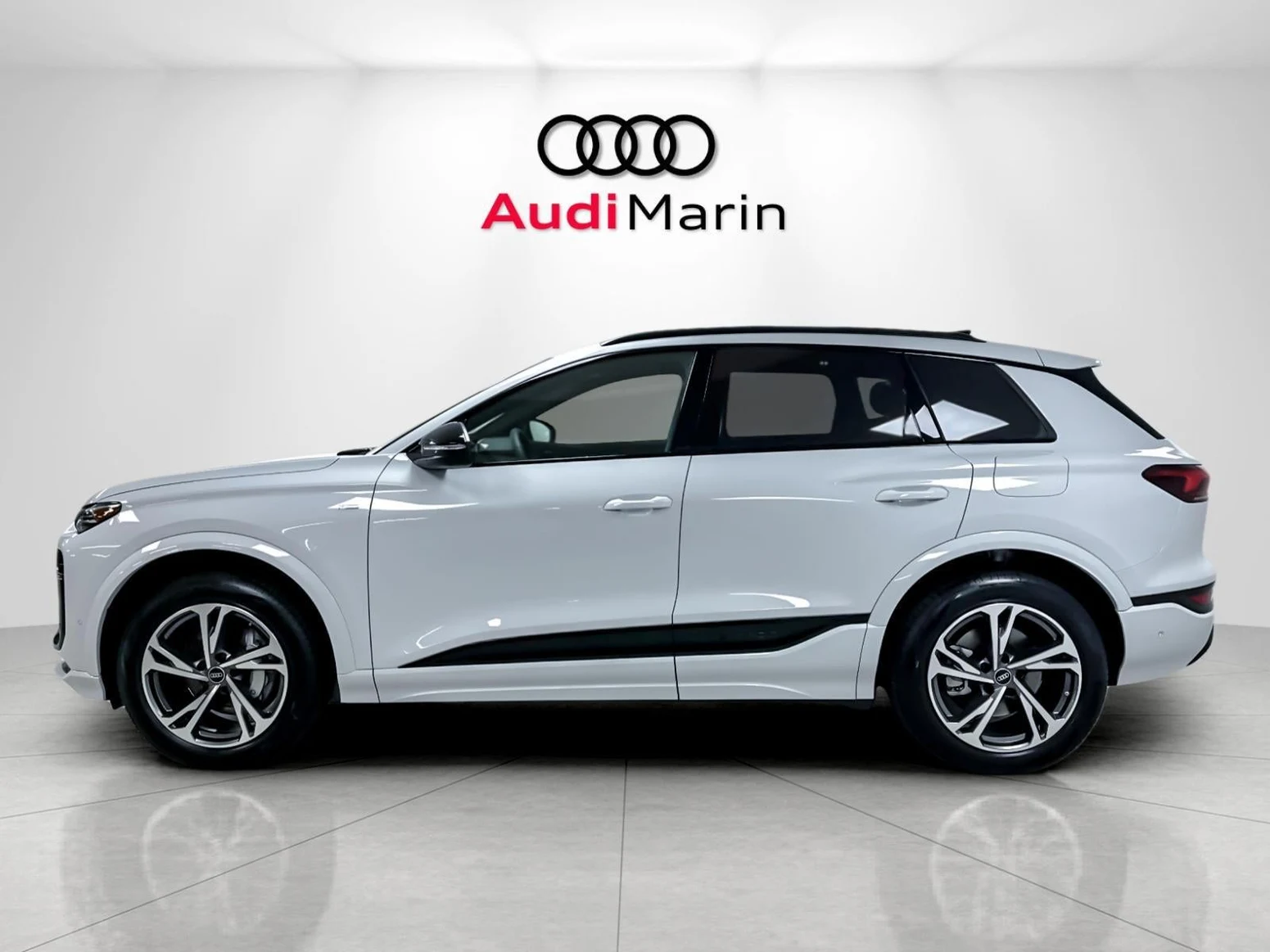 2027 Audi Q6 e-tron Premium Plus, 2/20