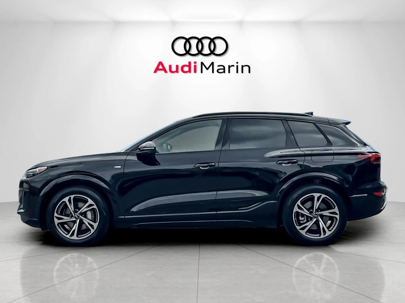 2027 Audi Q6 e-tron Prestige, 2/20