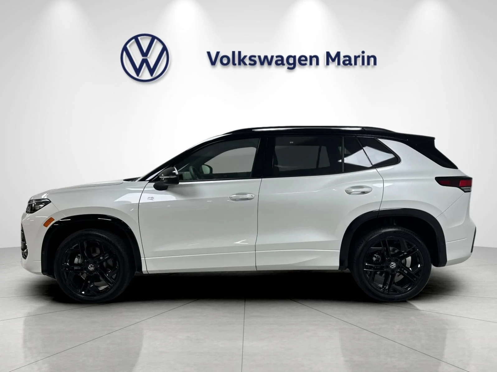 2026 Volkswagen Tiguan SE R-Line Black (3rd Generation North America), 2/20