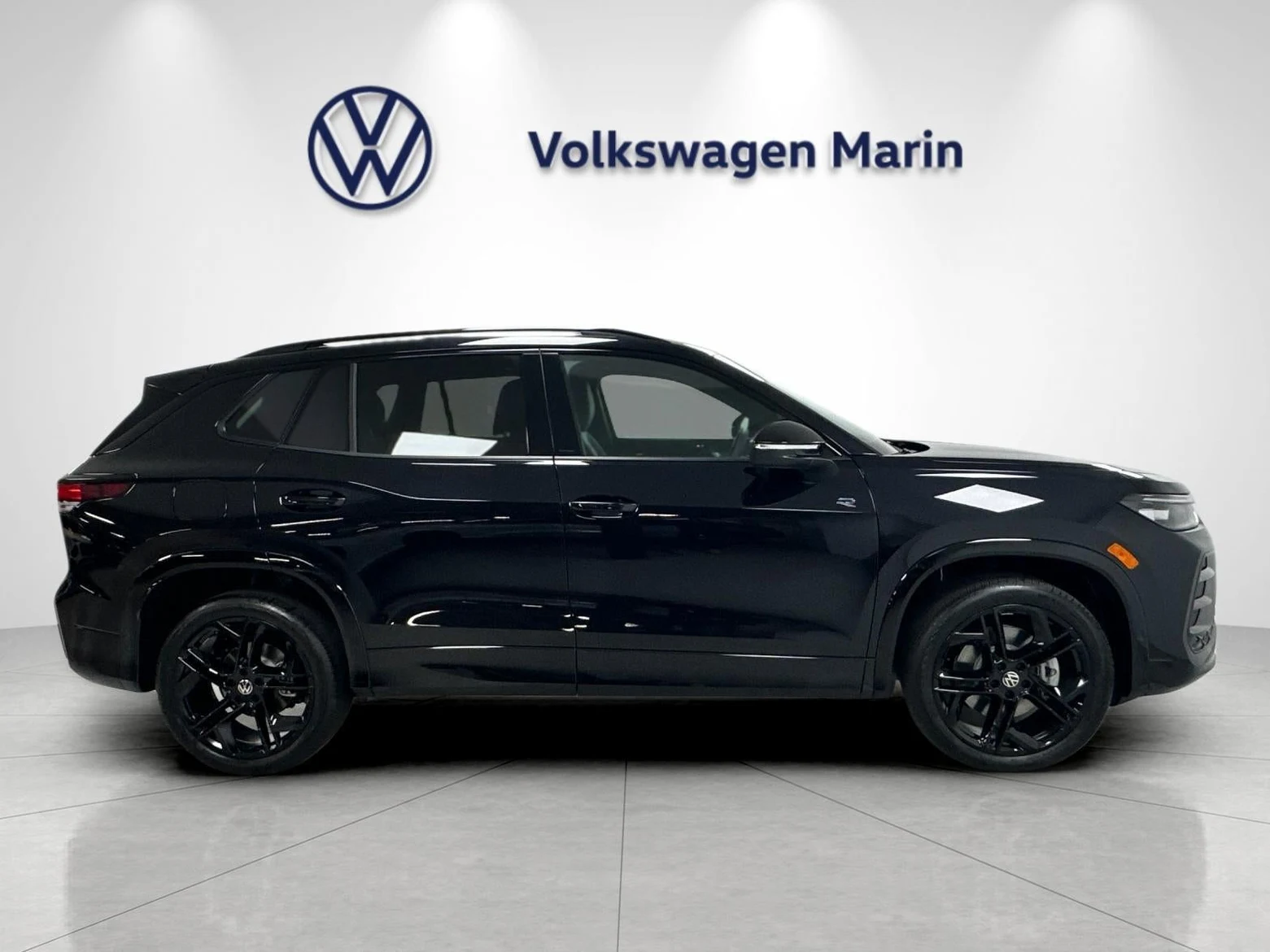2026 Volkswagen Tiguan SE R-Line Black (3rd Generation North America), 6/20