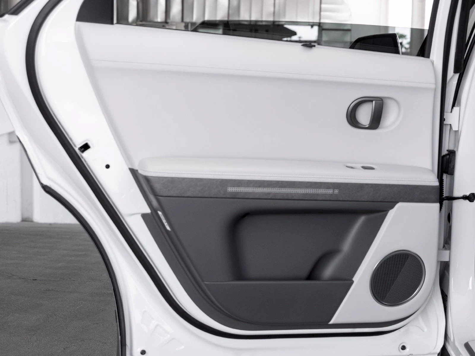 2027 Hyundai IONIQ 5 Limited (2025 Update), 18/20