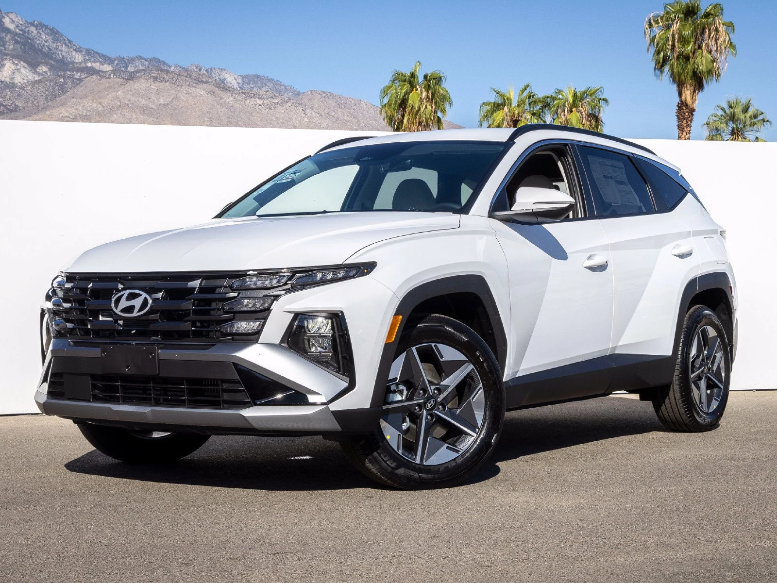 Hyundai Tucson Hybrid SEL Convenience (2025 Update) · Creamy White Pearl · Indigo Auto Group