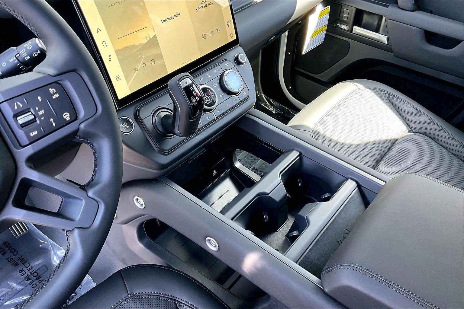 2026 Land Rover Defender 110 X-Dynamic SE (L663), 8/14