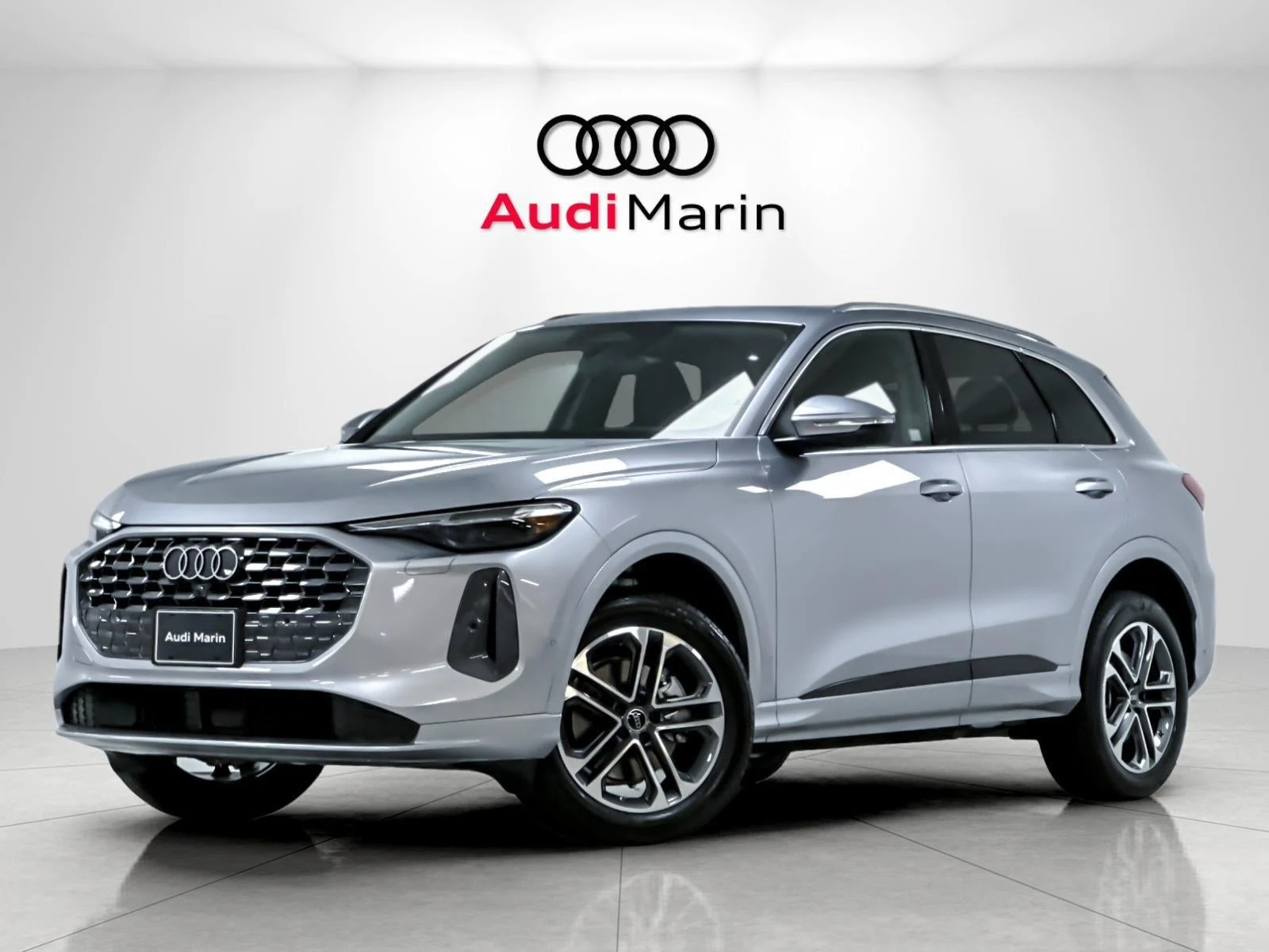 Audi Q5 Premium Plus (GU) · Florett Silver Metallic · Indigo Auto Group