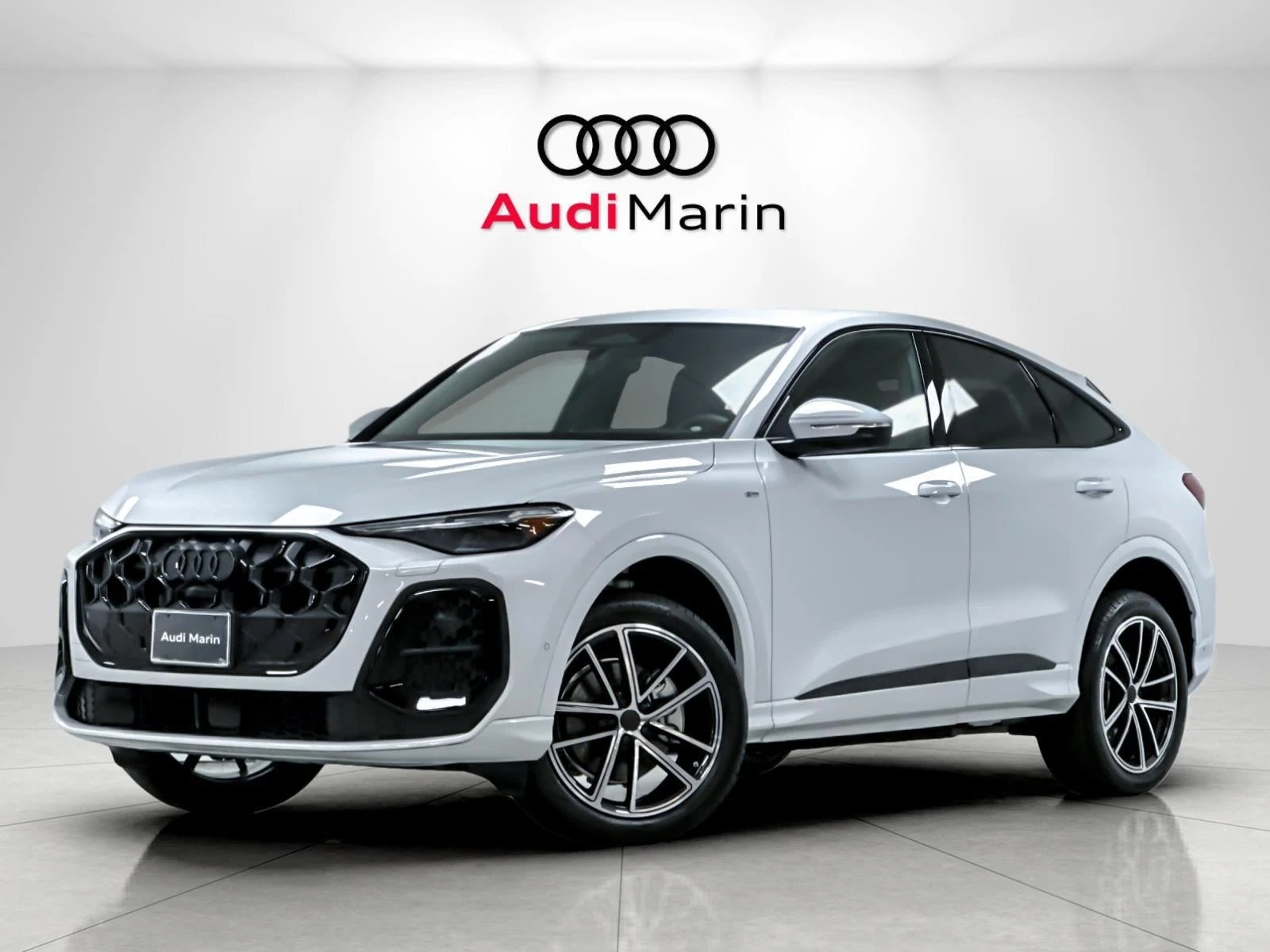 Audi Q5 Sportback Premium Plus (GU) · Glacier White Metallic · Indigo Auto Group