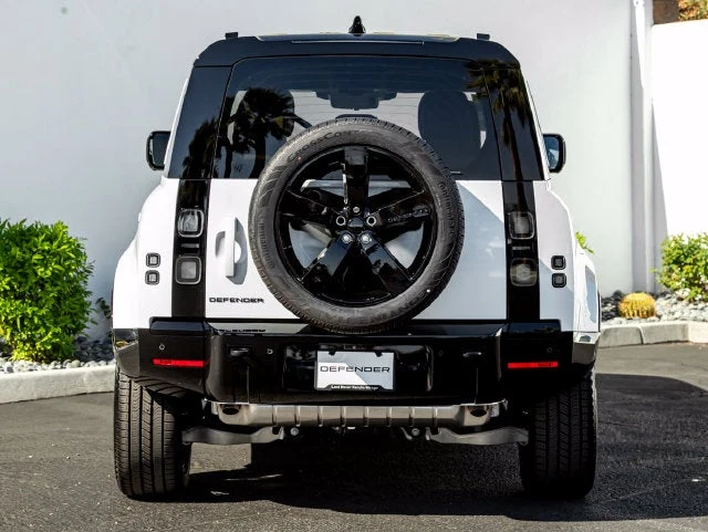 2026 Land Rover Defender 110 X-Dynamic SE (L663), 8/20